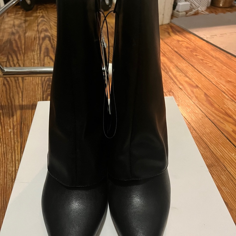 Elegant Black Women's Boots